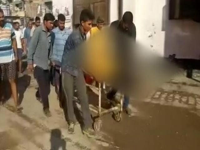 Videos : यूपी के गाजीपुर में RSS के ब्लॉक प्रमुख की हत्या