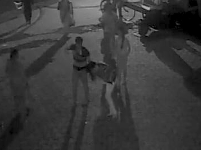 मुंबई के नेहरू नगर में नाबालिग लड़की के साथ मारपीट