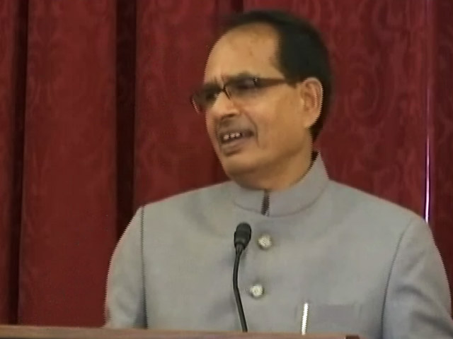 कर्ज में राज्य, विदेश में शिवराज