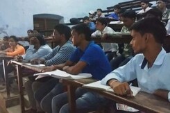 प्राइम टाइम : भारतेंदु हरिश्चंद्र के कॉलेज की दुर्दशा प्राइम टाइम : भारतेंदु हरिश्चंद्र के कॉलेज की दुर्दशा