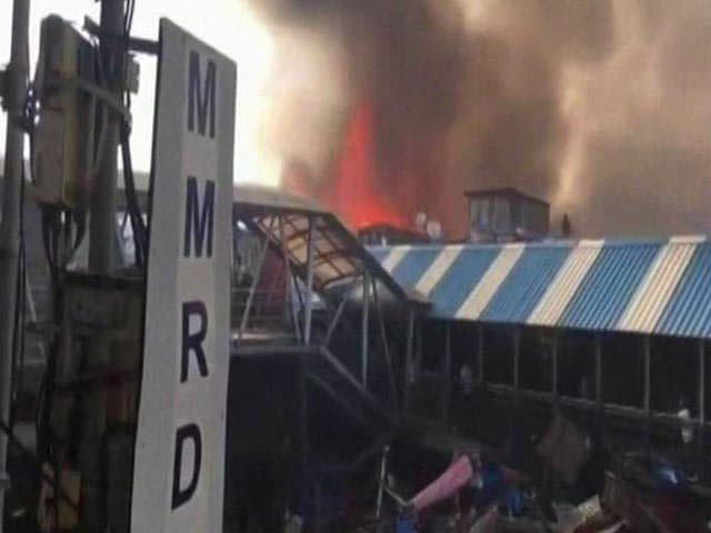 Video : Big Fire Reached Mumbai's Bandra Station, Pedestrian Bridge Was In Flames