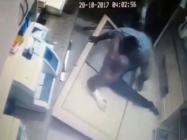 Video : Nigerian Gang-War With Swords In Delhi Hospital, Staff Hid In Toilets