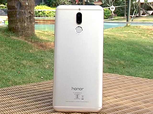 The Phone With Four Eyes