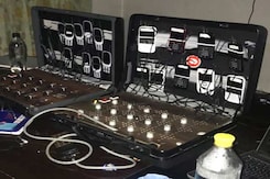 Huge Betting Racket Worth Rs. 100 Crore Busted By Tax Officials In Gurgaon Huge Betting Racket Worth Rs. 100 Crore Busted By Tax Officials In Gurgaon