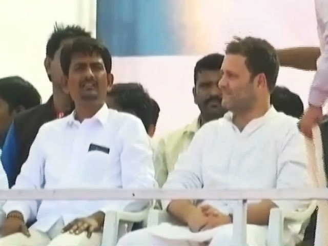 गुजरात में कांग्रेस के लिए गले की हड्डी बन गया आरक्षण