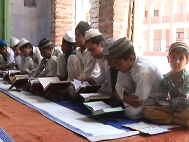 इंडिया 7 बजे: योगी सरकार मदरसों को बनाएगी आधुनिक