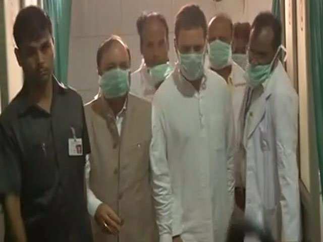 गुजरात दौरा छोड़कर रायबरेली पहुंचे राहुल गांधी