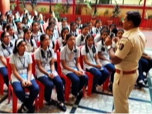 लड़कियों पर यौन शोषण के खिलाफ पालघर पुलिस और जाणीव ट्रस्ट की अनोखी मुहिम