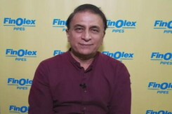 Ashish Nehra Knows His Body Better Than Anybody Else: Sunil Gavaskar Ashish Nehra Knows His Body Better Than Anybody Else: Sunil Gavaskar