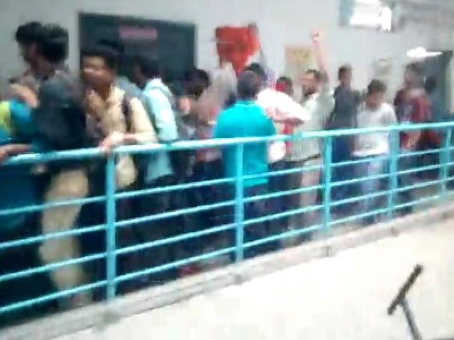 कॉलेज में तोड़-फोड़ के लिए 6 एबीवीपी कार्यकर्ता गिरफ्तार