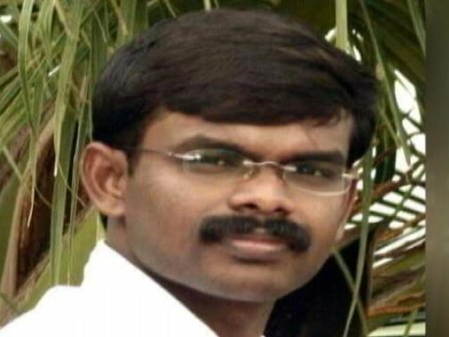 Videos : तमिलनाडु में सीएम का कार्टून बनाने वाले शख्स को मिली जमानत