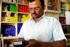 'कैशलेस गांव' सिर्फ घोषणाओं में, हर दावे की निकल गई हवा 'कैशलेस गांव' सिर्फ घोषणाओं में, हर दावे की निकल गई हवा