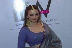 Evelyn Sharma Walks The Ramp For Sukriti & Aakriti Evelyn Sharma Walks The Ramp For Sukriti & Aakriti