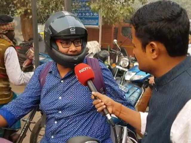 दिल्ली में प्रदूषण : पार्किंग के पैसे बढ़ाने से क्या फायदा?