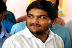 गुजरात का गढ़ : गुजरात में पाटीदार आंदोलन में टकराव आया सामने गुजरात का गढ़ : गुजरात में पाटीदार आंदोलन में टकराव आया सामने