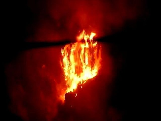 Video : दिल्ली सरकार और नगर निगम को नहीं दिख रही भलस्वा लैंडफिल में लगी आग