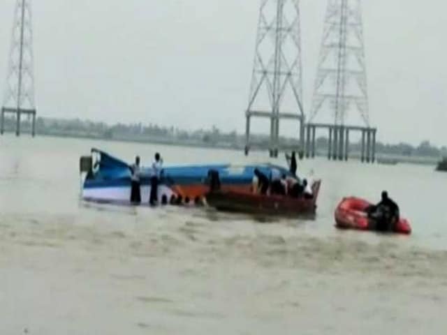 Video : At Least 18 Dead As Boat Capsizes In River Krishna In Andhra Pradesh