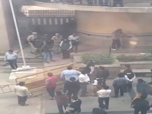 दिल्ली के रोहिणी कोर्ट में फायरिंग, एक शख्स की मौत