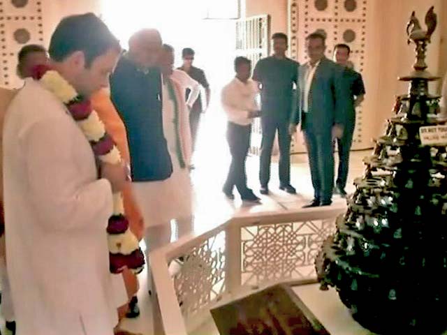क्या मंदिरों के दर्शन अब राहुल की राजनीतिक मजबूरी है?