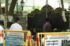 Rs. 1,430 Crore In Undeclared Wealth Found In Raids On Sasikala, Jaya TV Rs. 1,430 Crore In Undeclared Wealth Found In Raids On Sasikala, Jaya TV