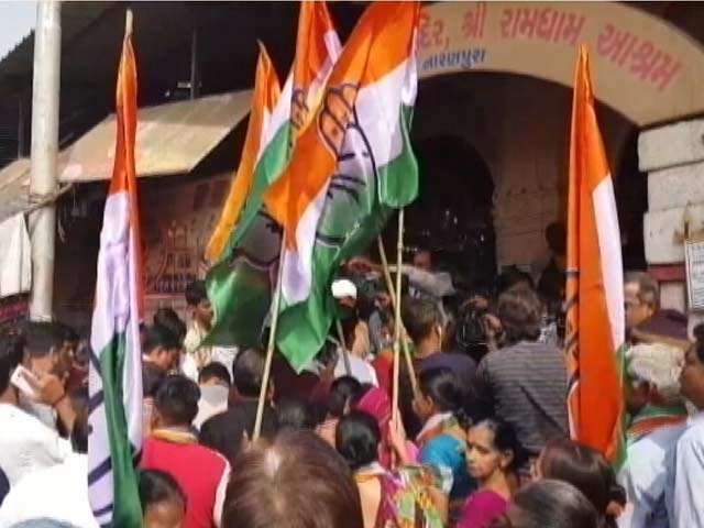 गुजरात का गढ़ : कांग्रेस ने भी शुरू किया घर-घर संपर्क का अभियान