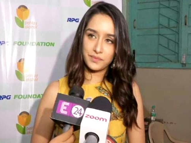 Video : Shraddha Kapoor Visited A Government School In Mumbai On Children's Day