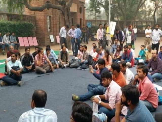 प्राइम टाइम : उच्च शिक्षा के लिए विदेश का रुख़