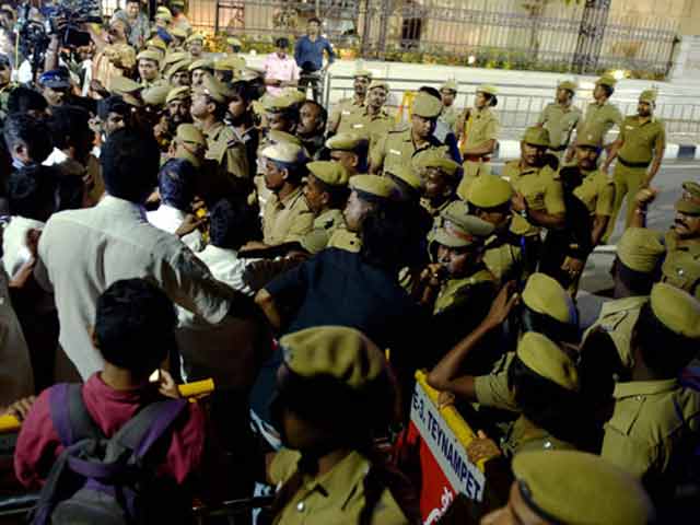 'Betrayal': Dinakaran Slams Late Night Raids At Jayalalithaa's Home