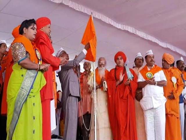 लिंगायतों को अलग धर्म का दर्जा देने की मांग तेज