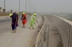 कैसे साफ होगी सड़कों की धूल? कैसे साफ होगी सड़कों की धूल?