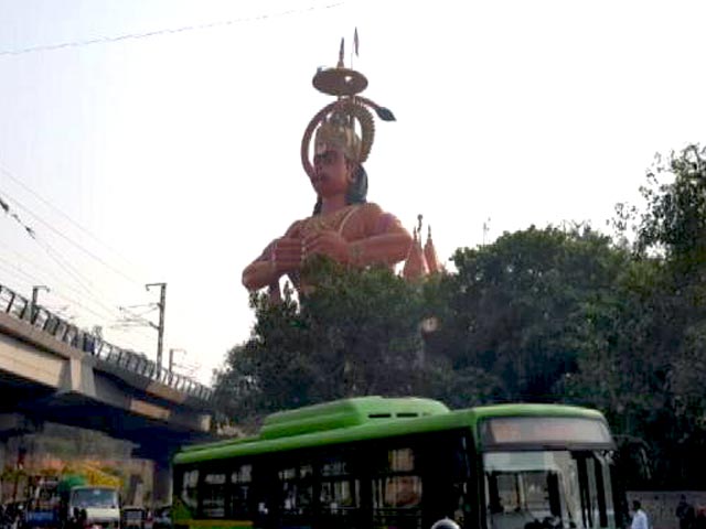 हनुमान प्रतिमा को ‘एयर‍ लिफ्ट’ करके हटाने पर विचार