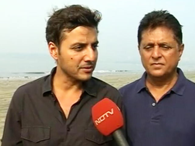 Here's Why Afroz Shah Suspended Versova Beach Cleanup