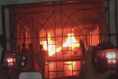 परीक्षा में नकल करती पकड़ी गई छात्रा ने हॉस्टल में लगाई फांसी परीक्षा में नकल करती पकड़ी गई छात्रा ने हॉस्टल में लगाई फांसी