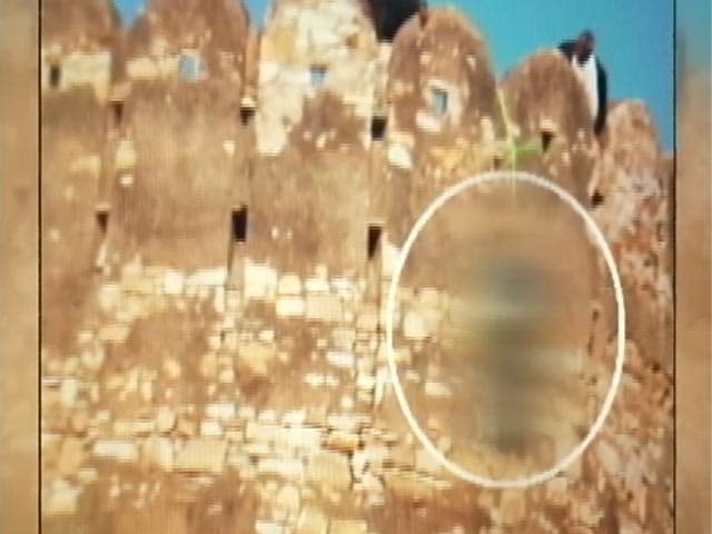 Video : जयपुर: नाहरगढ़ किले पर लटका मिला शव