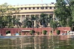 बैठकों के मामले में विधानसभाओं का रिकॉर्ड काफ़ी ख़राब बैठकों के मामले में विधानसभाओं का रिकॉर्ड काफ़ी ख़राब