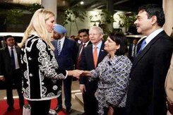 पीएम मोदी के न्यौते पर भारत पहुंची इवांका ट्रंप पीएम मोदी के न्यौते पर भारत पहुंची इवांका ट्रंप