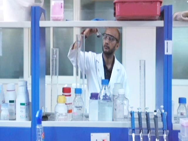 A Device That Captures Vehicular Air Pollution And Turns It Into Ink