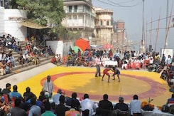 महिलाओं का दंगल, वाराणसी के घाट पर हुई कुश्ती महिलाओं का दंगल, वाराणसी के घाट पर हुई कुश्ती