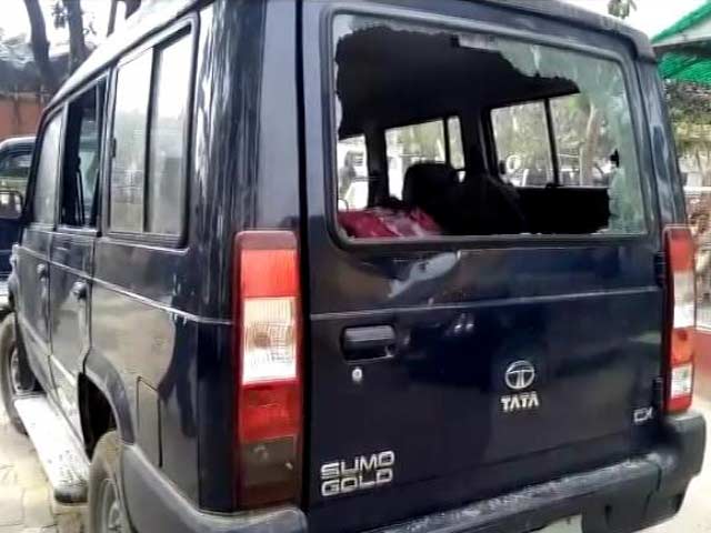 Video : NIA Team Conducting Raids Attacked In Ghaziabad; Cop Injured