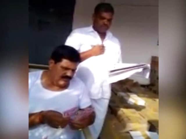 Video : Liquor Boxes Had Packed Lunches, Says AIADMK Lawmaker As Video Goes Viral