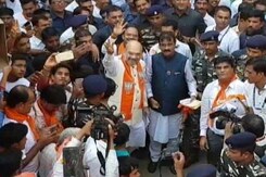 गुजरात चुनाव से पहले ताकत दिखाने की होड़ गुजरात चुनाव से पहले ताकत दिखाने की होड़