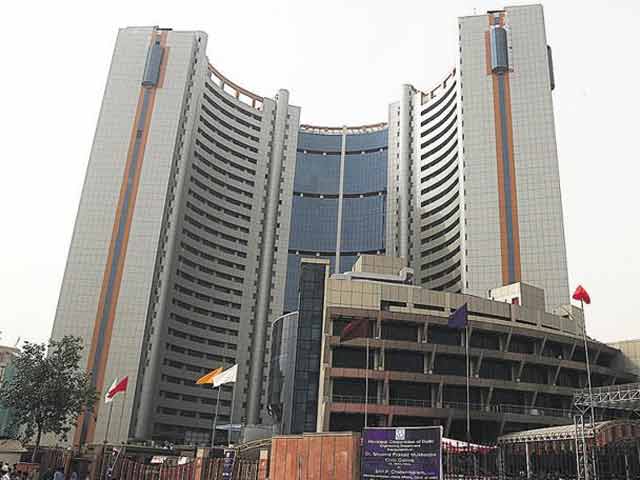 दिल्ली में रहना अब और महंगा होगा, 2.5 लाख आय पर प्रोफ़ेशनल टैक्स