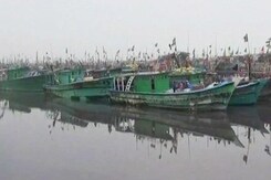 Cyclone Ockhi Pours Cold Water On Poll Campaign In Gujarat Cyclone Ockhi Pours Cold Water On Poll Campaign In Gujarat