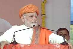 गुजरात का गढ़ : पीएम का कांग्रेस पर तीखा हमला, राहुल बोले - कांग्रेस की आंधी है गुजरात का गढ़ : पीएम का कांग्रेस पर तीखा हमला, राहुल बोले - कांग्रेस की आंधी है