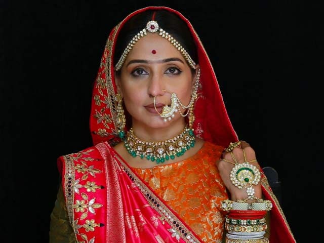 Video : Beauty Tips: Deepika's <i>Padmavati</i> Look - Makeup Masterclass With Chandni Singh