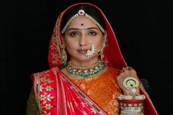 Beauty Tips: Deepika's <i>Padmavati</i> Look - Makeup Masterclass With Chandni Singh Beauty Tips: Deepika's <i>Padmavati</i> Look - Makeup Masterclass With Chandni Singh