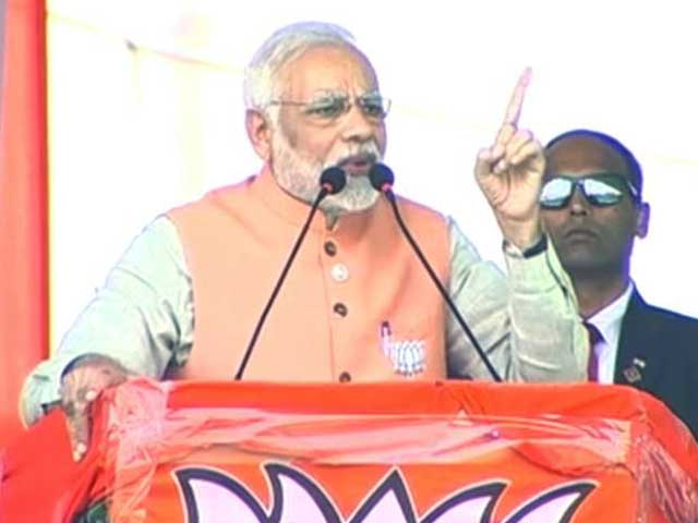 गुजरात का गढ़ : पीएम ने मणिशंकर के बयान को गुजरात का अपमान से जोड़ा