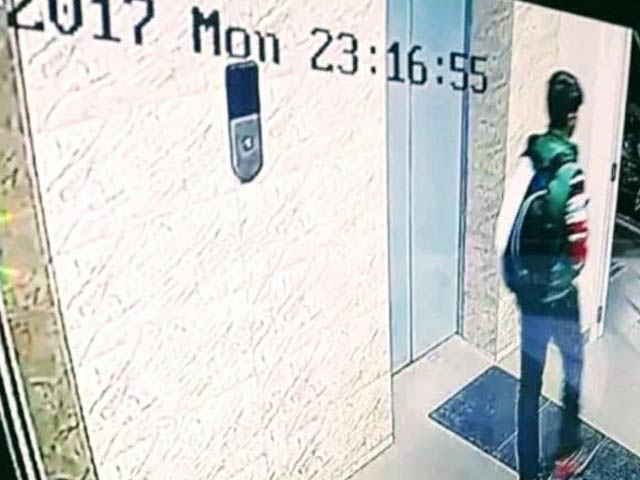 नोएडा एक्सटेंशन में मां-बेटी की हत्या का मामला, बेटे की तलाश जारी