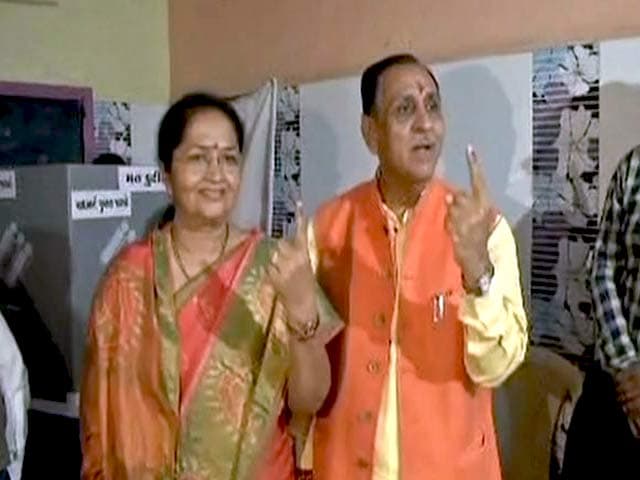 Video : Gujarat Chief Minister Vijay Rupani Casts Vote In Rajkot-West