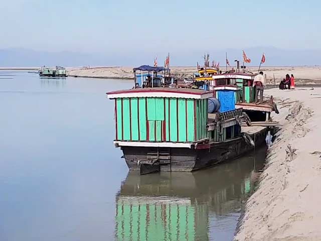 Video : Muddy Waters In Brahmaputra Threaten Livelihood Of Boatmen, Fishermen